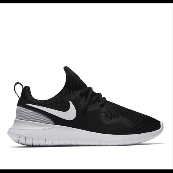 Nike Shoes - Nike Women’s Tessen Running Shoe